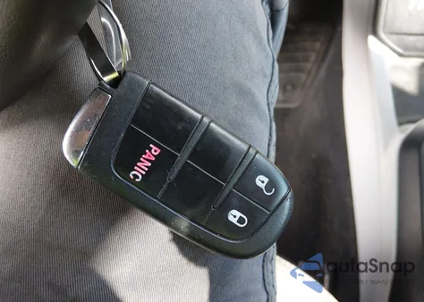 2019 Jeep Renegade Latitude 4X4 z USA, uszkodzony, nr VIN ZACNJBBB5KPK20824